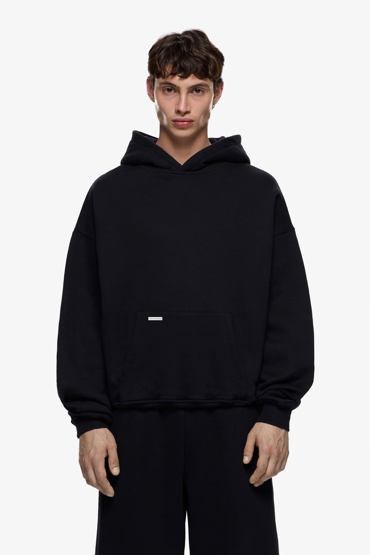Premium Minimalistischer Hoodie in Schwarz