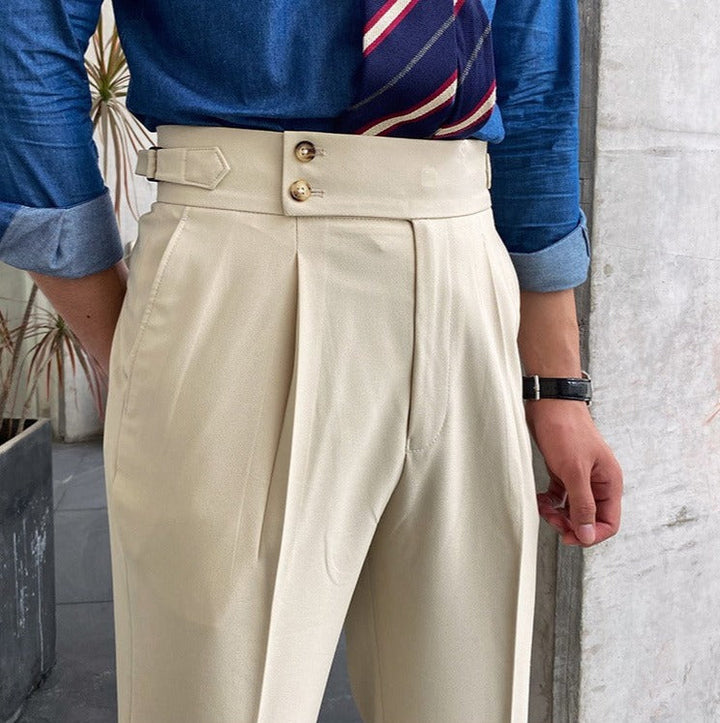 Sartoriale High-Waist Bundfaltenhose in Schwarz