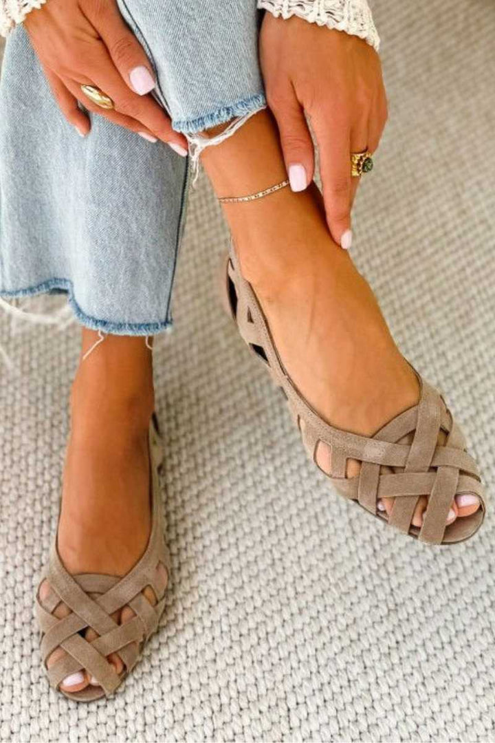 Geflochtene Peep-Toe Sandalen in Taupe