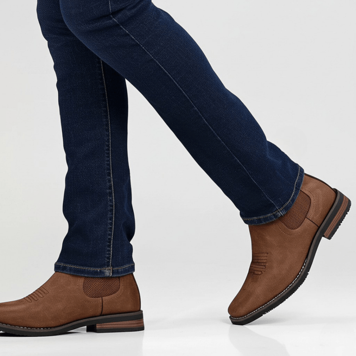 Eleganter Wildleder-Stiefel im Western-Stil