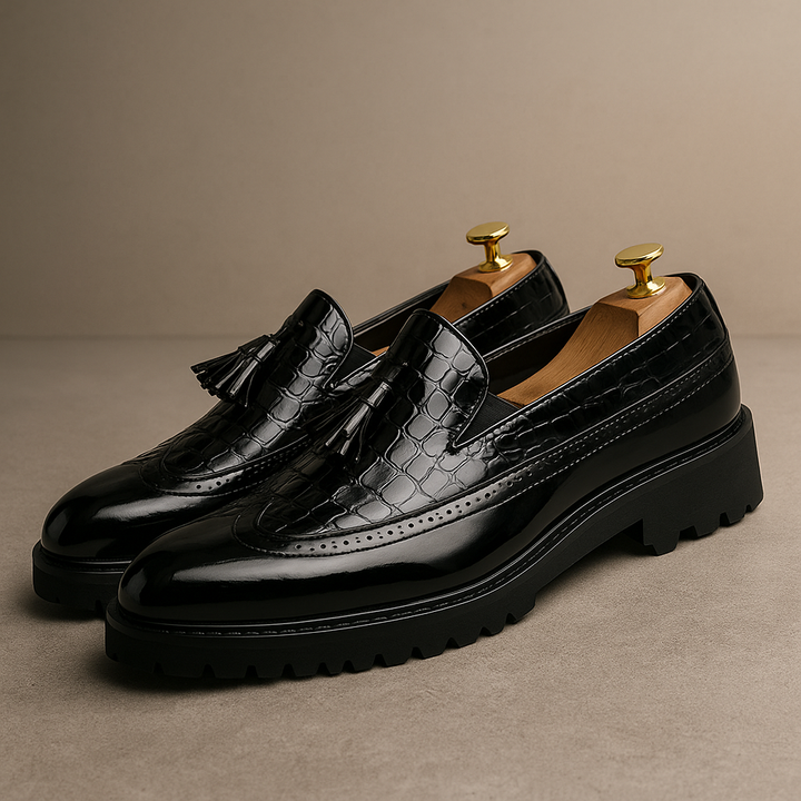 Chunky Tassel Loafer mit Krokodil-Prägung und Lackleder