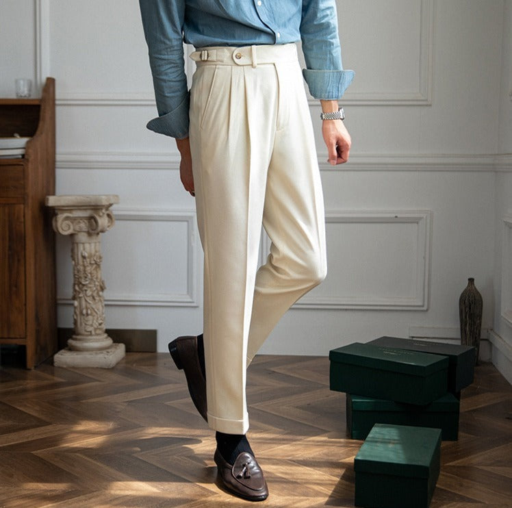 Sartoriale High-Waist Bundfaltenhose in Marineblau