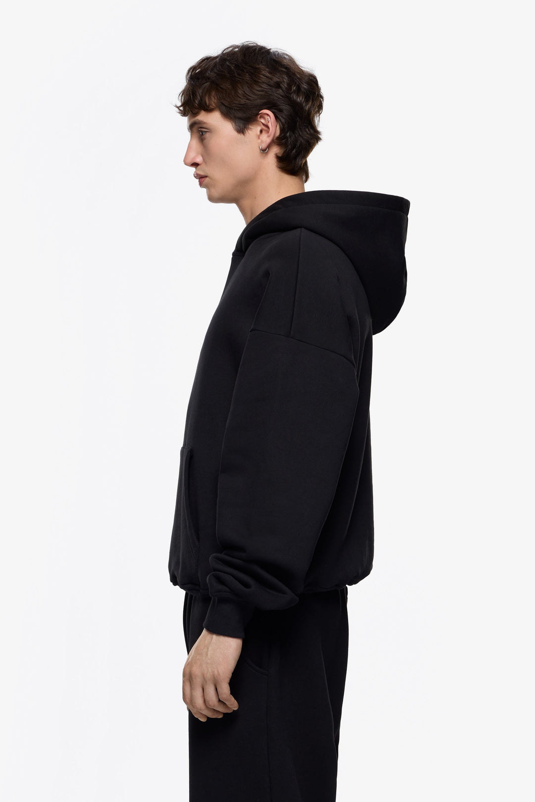 Premium Minimalistischer Hoodie in Schwarz