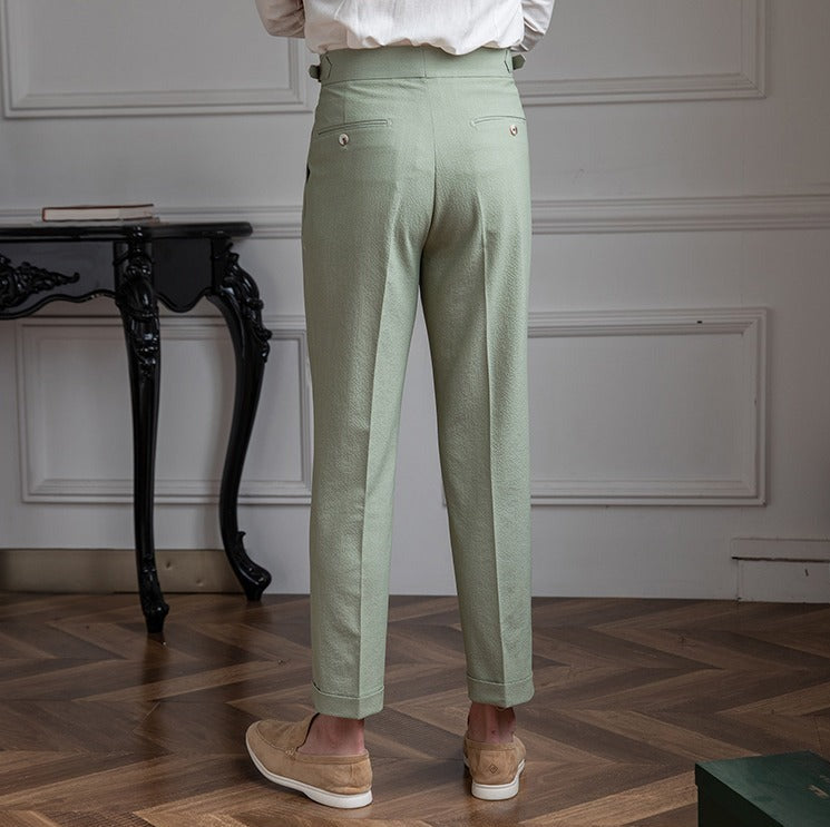 Sartoriale Sommerhose mit Bundfalten in Salbeigrün