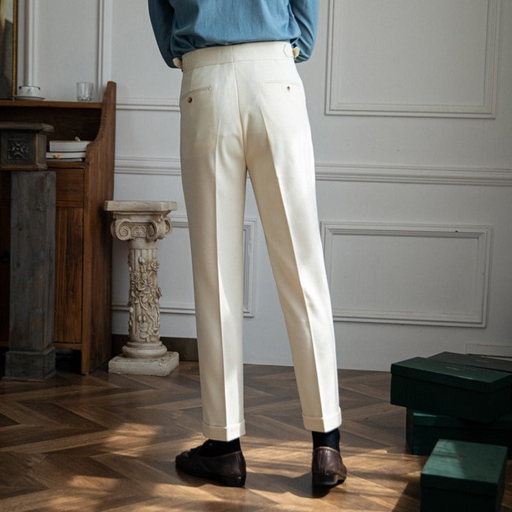 Sartoriale High-Waist Bundfaltenhose in Marineblau
