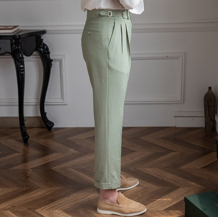 Sartoriale Sommerhose mit Bundfalten in Salbeigrün