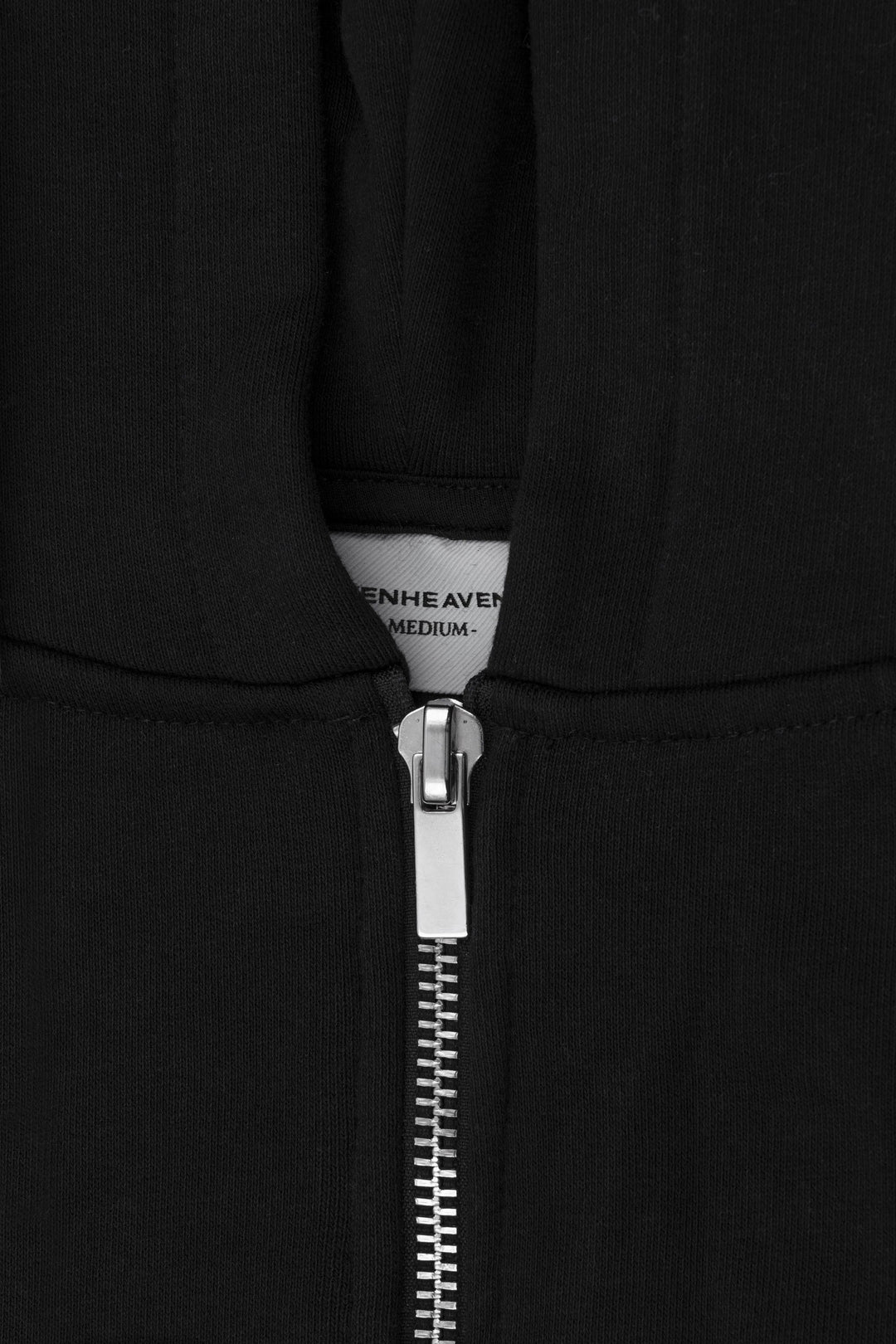 Minimalistische Sweatjacke in Schwarz