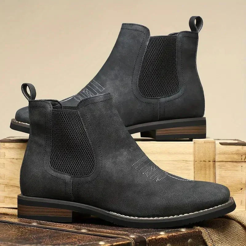Eleganter Wildleder-Stiefel im Western-Stil