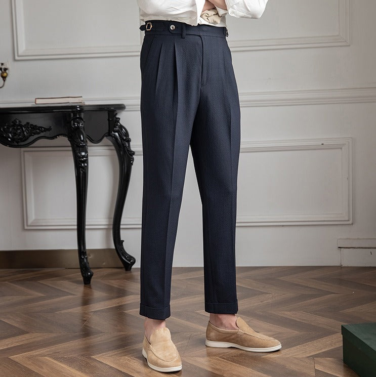 Sartoriale Sommerhose mit Bundfalten in Salbeigrün