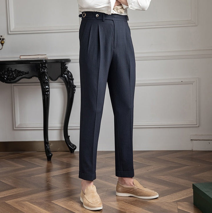 Sartoriale Sommerhose mit Bundfalten in Salbeigrün