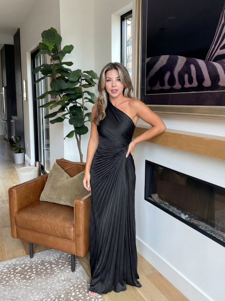 Asymmetrisches One-Shoulder-Kleid mit Plissee-Struktur