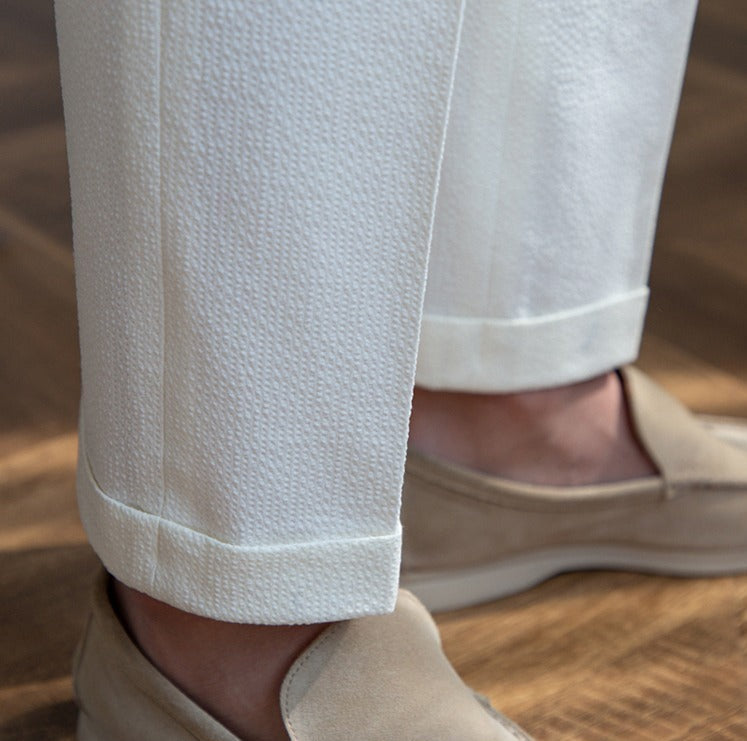 Sartoriale Sommerhose mit Bundfalten in Salbeigrün