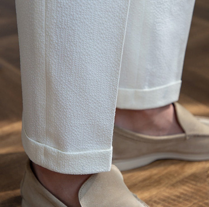 Sartoriale Sommerhose mit Bundfalten in Salbeigrün