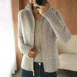 Mila – Strickjacke mit Stehkragen