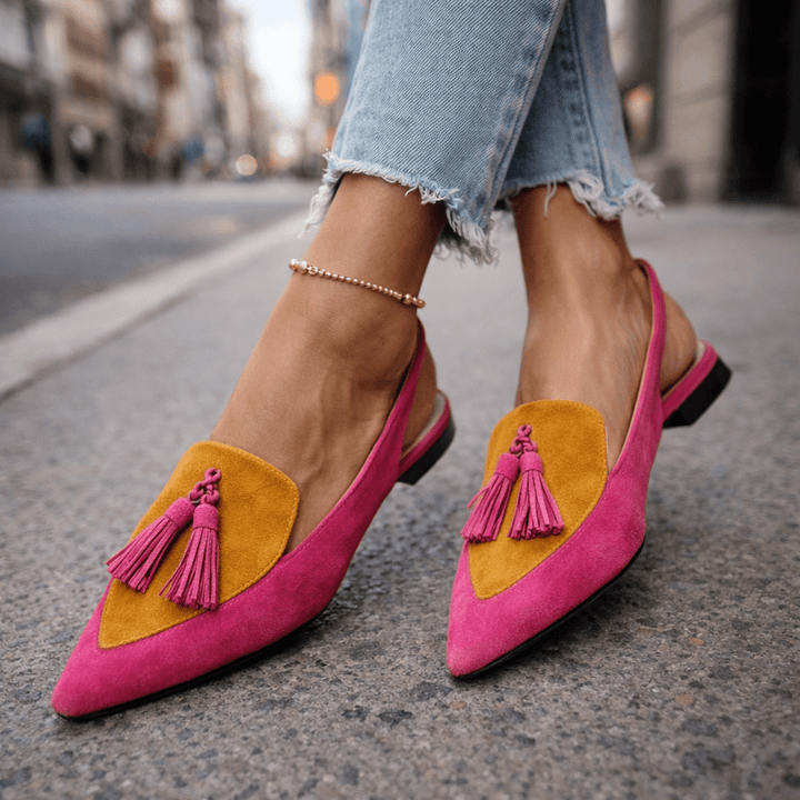 Zweifarbige Slingback-Loafer mit Quasten in Pink und Grün
