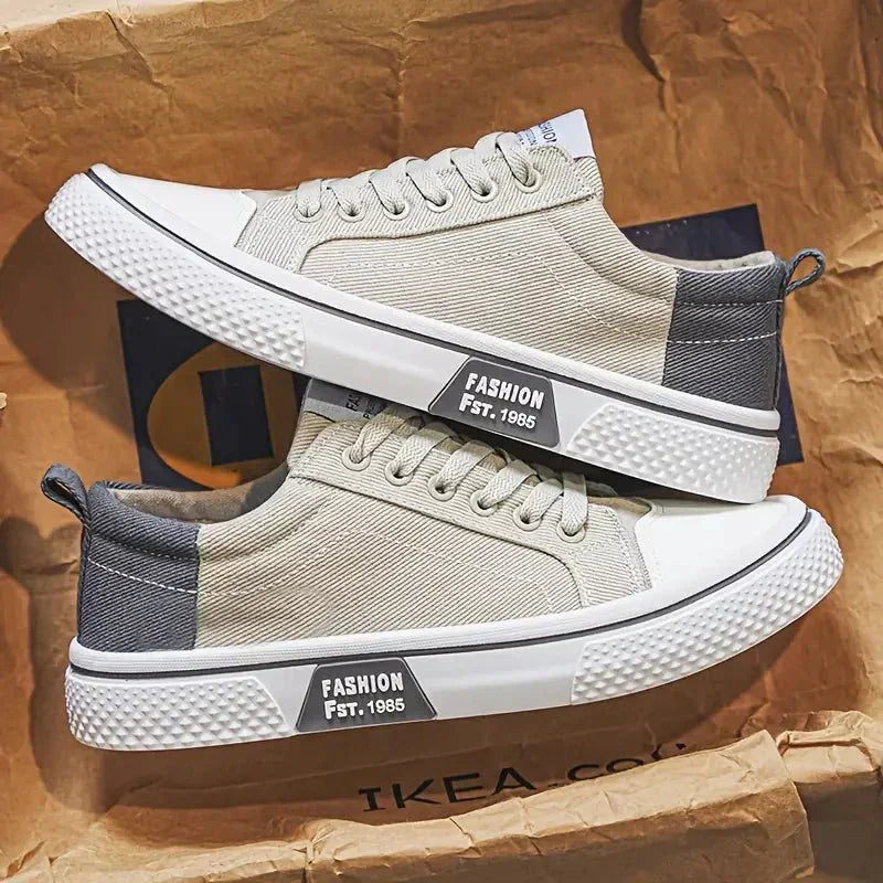 Klassischer Canvas-Sneaker mit Zehenkappe in Sand
