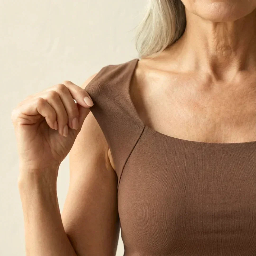 Braunes Damen-Tanktop mit breiten Trägern und Karree-Ausschnitt