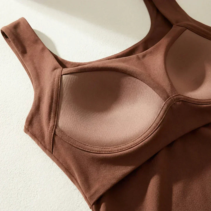 Braunes Damen-Tanktop mit breiten Trägern und Karree-Ausschnitt