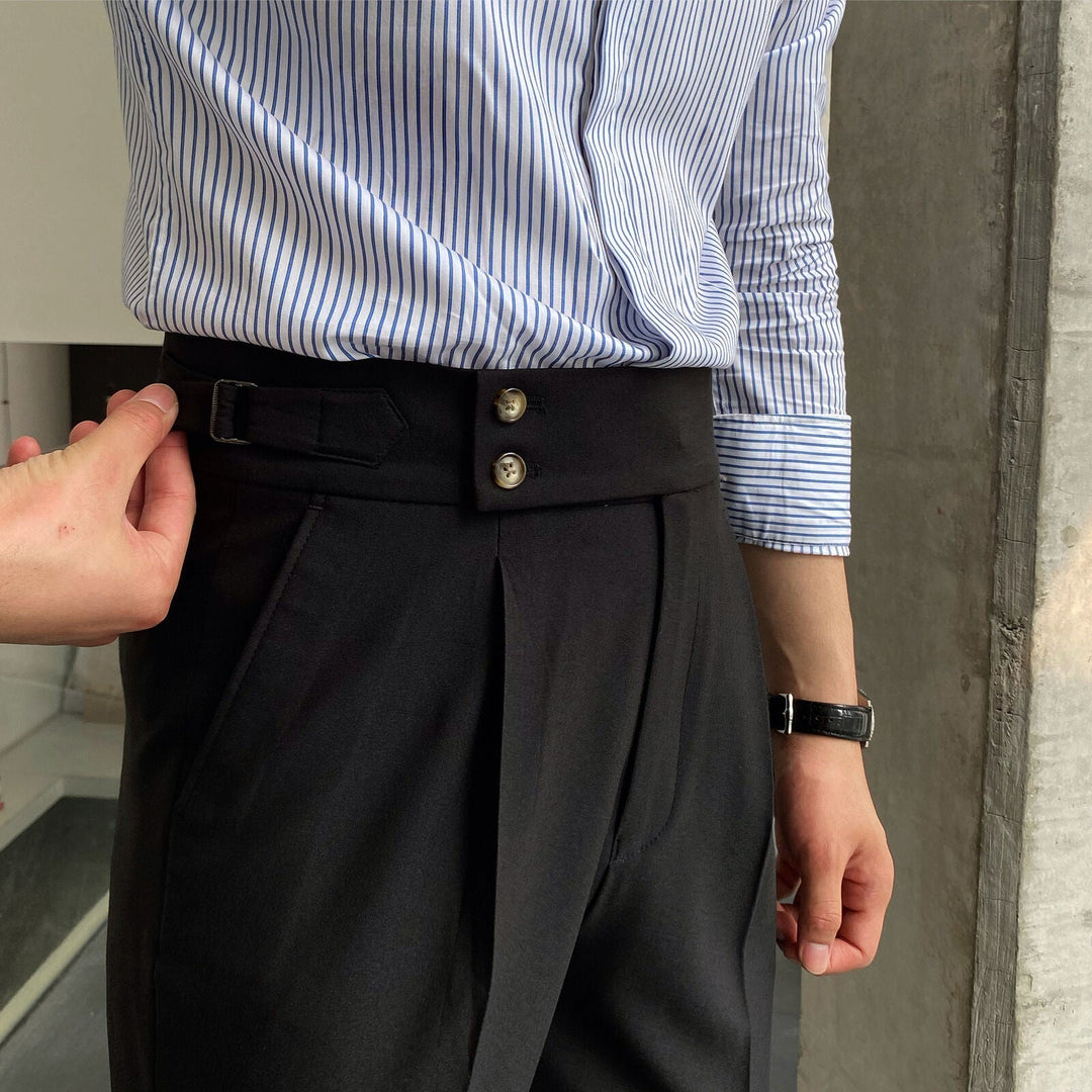Sartoriale High-Waist Bundfaltenhose in Schwarz