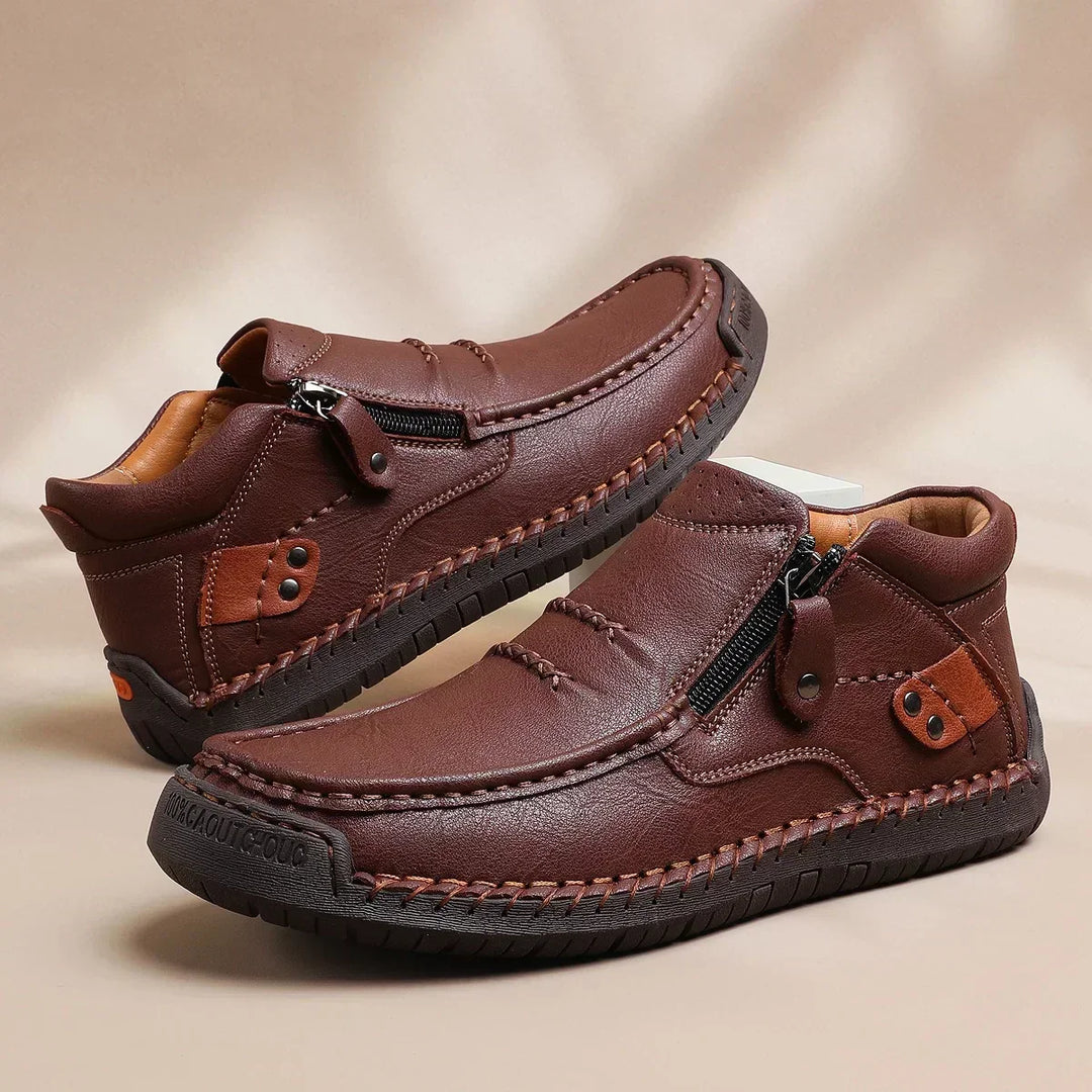 Robuster Casual-Slipper mit Seitenreißverschluss
