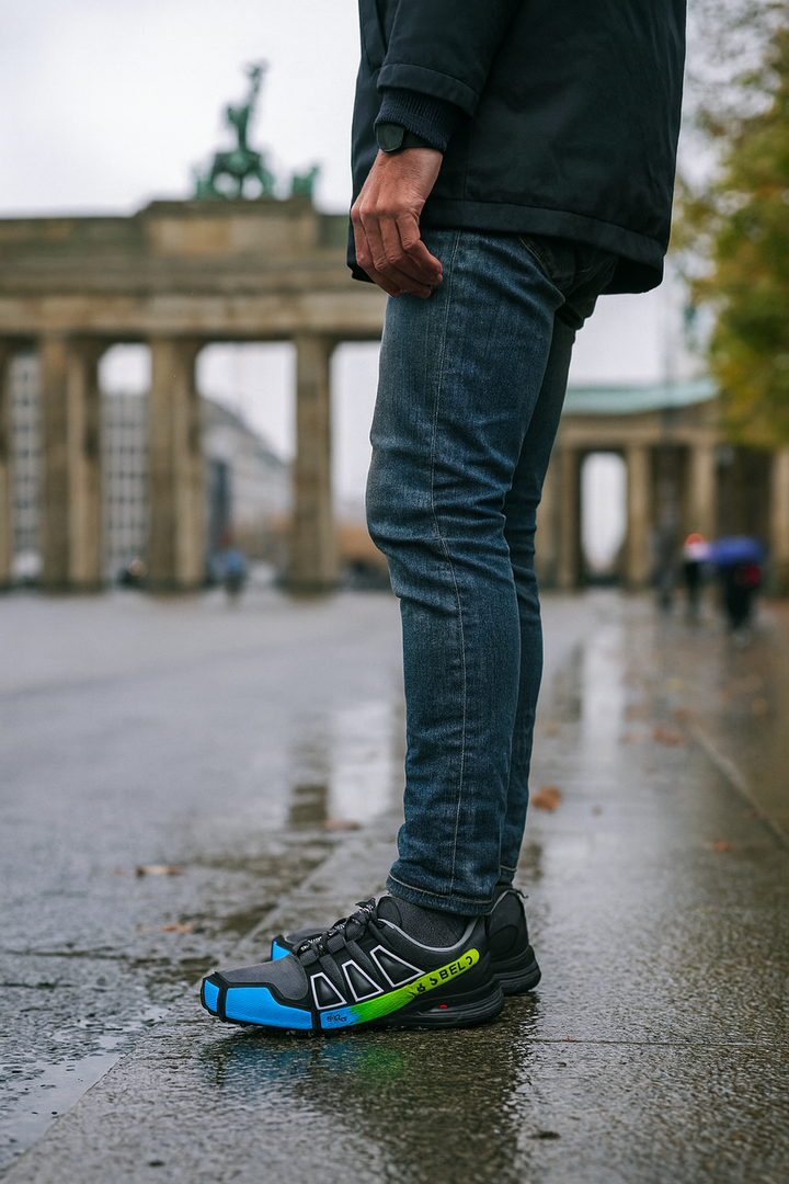 Wetterfester Urban-Trail Sneaker in Schwarz/Neon