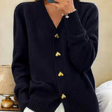 Monika – Strickjacke mit Herzknöpfen