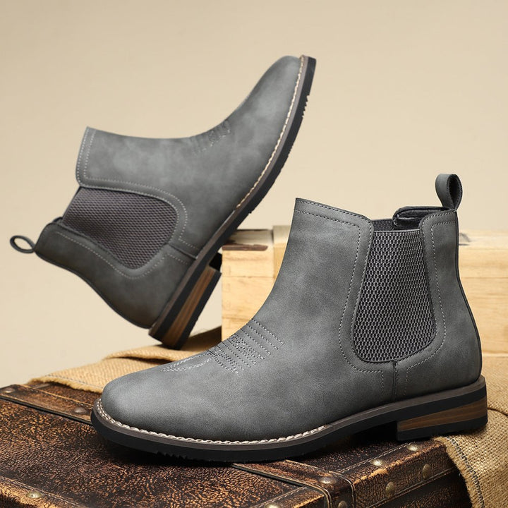 Eleganter Wildleder-Stiefel im Western-Stil