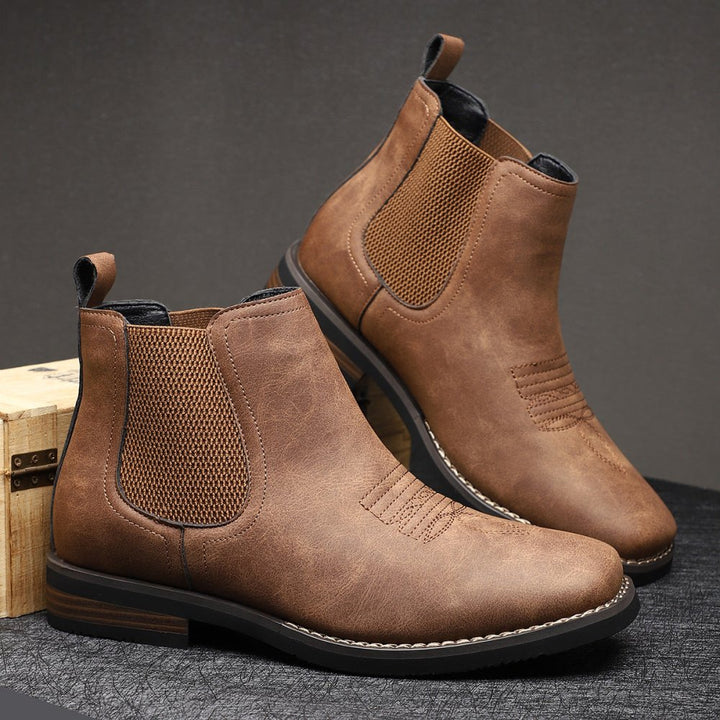 Eleganter Wildleder-Stiefel im Western-Stil