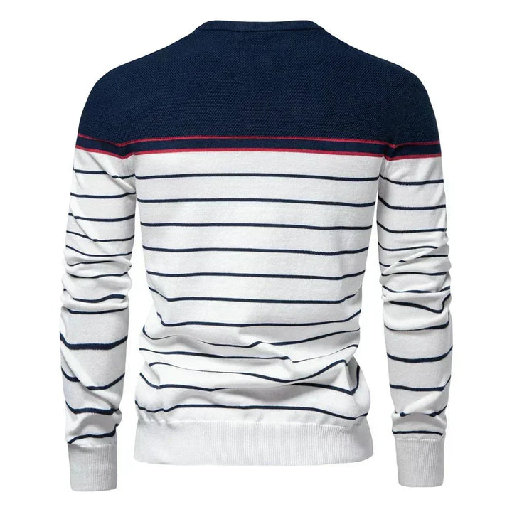 Gestreifter Rundhals-Pullover mit marineblauer Schulterpartie