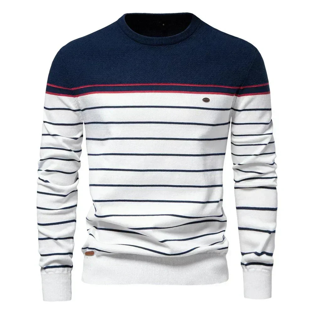 Gestreifter Rundhals-Pullover mit marineblauer Schulterpartie