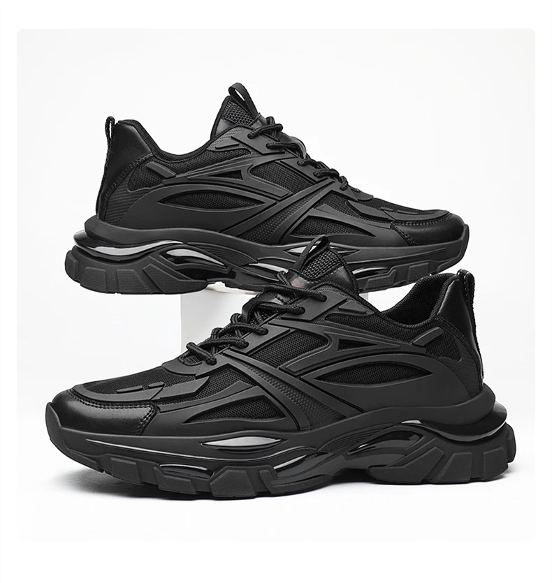 Dynamischer Chunky Sneaker in Triple Black