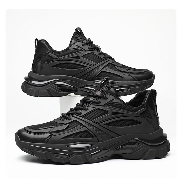 Dynamischer Chunky Sneaker in Triple Black