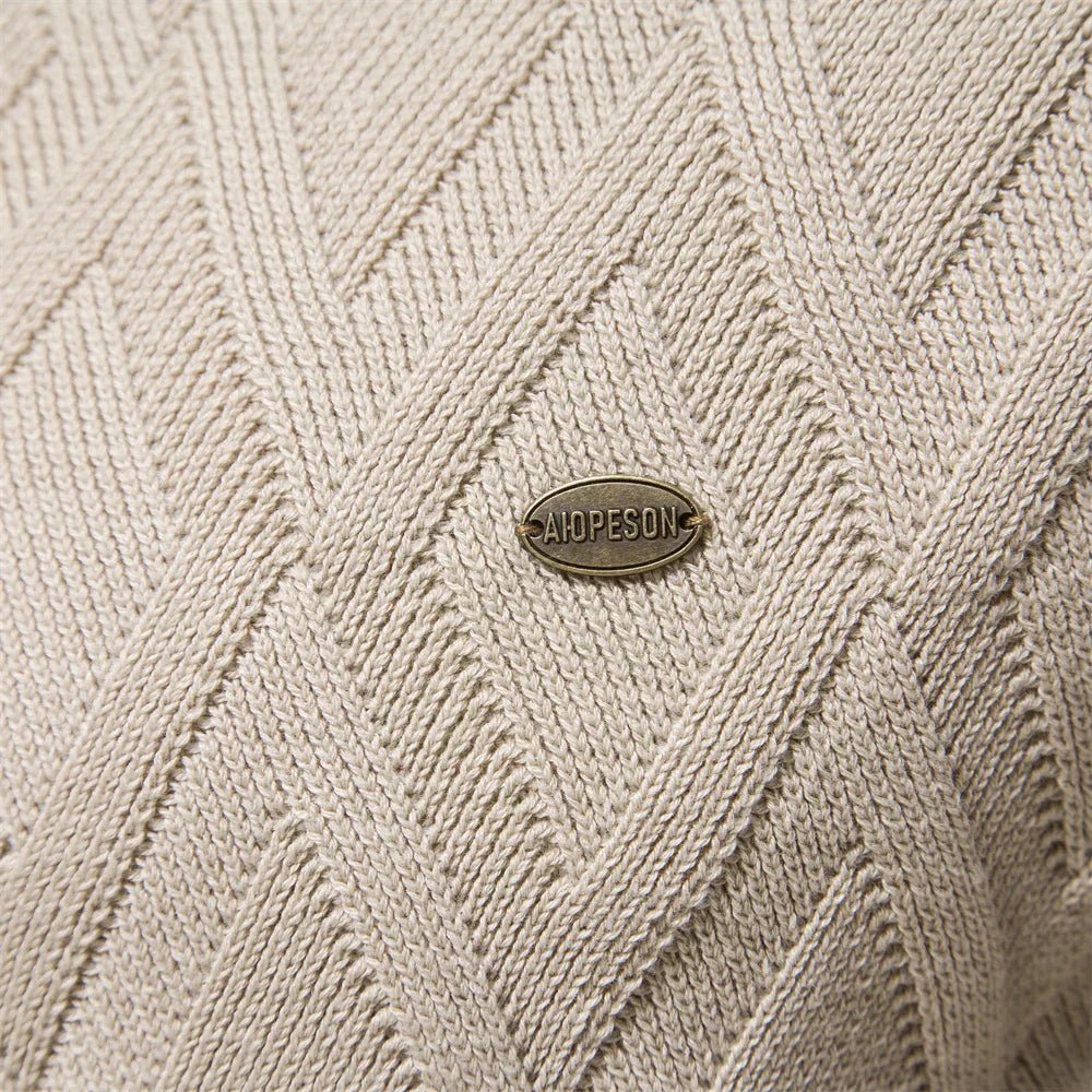 Schwarzer Rundhals-Pullover mit Rautenstruktur