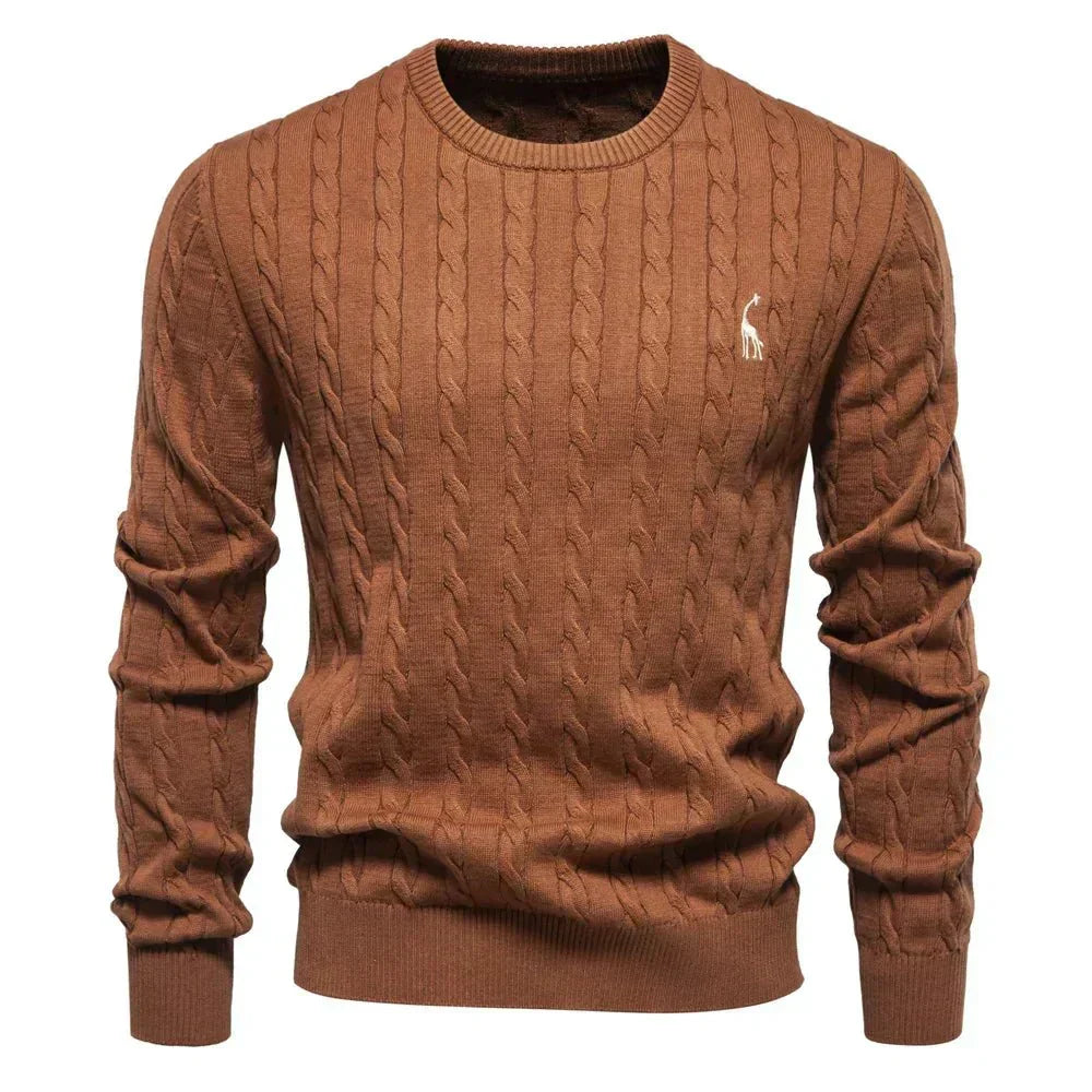 Marineblauer Zopfstrickpullover mit rotem Logo-Detail