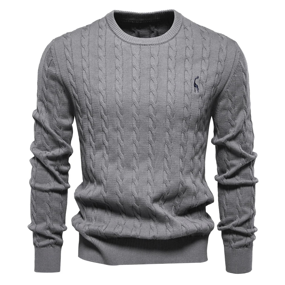 Marineblauer Zopfstrickpullover mit rotem Logo-Detail
