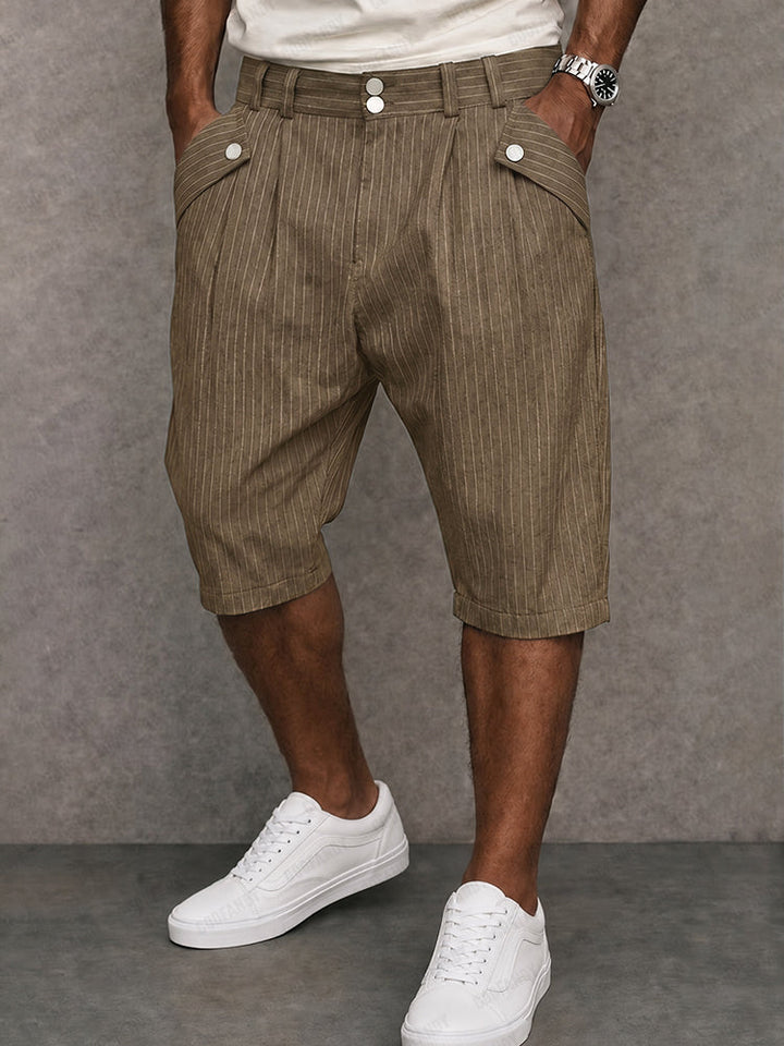 Sartoriale Nadelstreifen-Shorts mit Bundfalten in Anthrazit