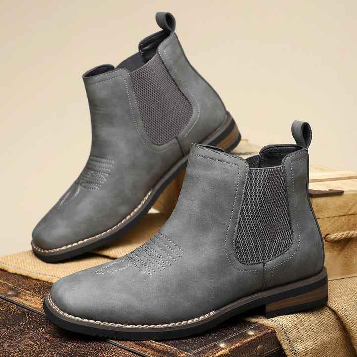 Eleganter Wildleder-Stiefel im Western-Stil