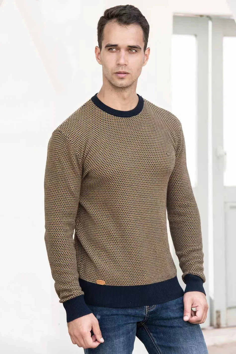 Zweifarbiger Wabenstrick-Pullover mit Kontrastbündchen