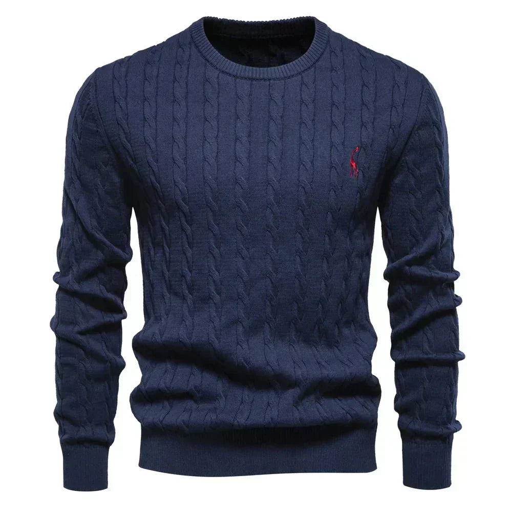 Marineblauer Zopfstrickpullover mit rotem Logo-Detail