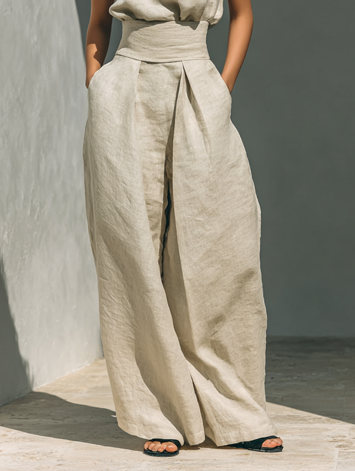 Ärmelloses Set mit Stehkragen und weiter Bundfaltenhose