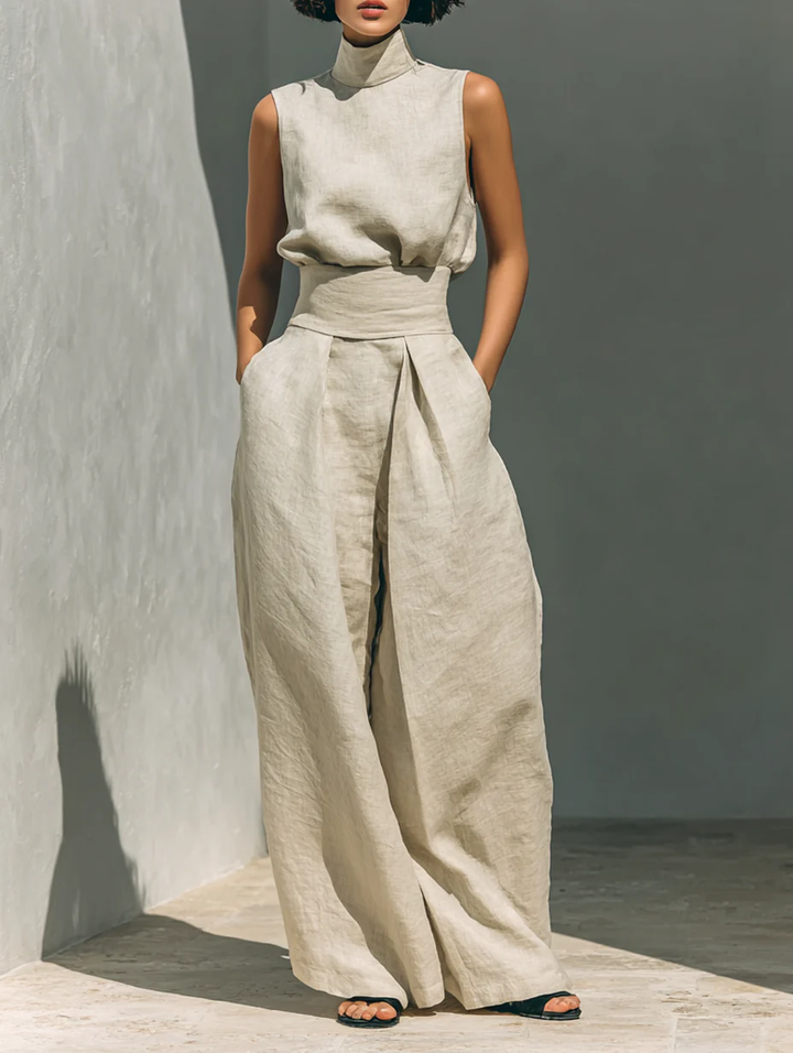 Ärmelloses Set mit Stehkragen und weiter Bundfaltenhose
