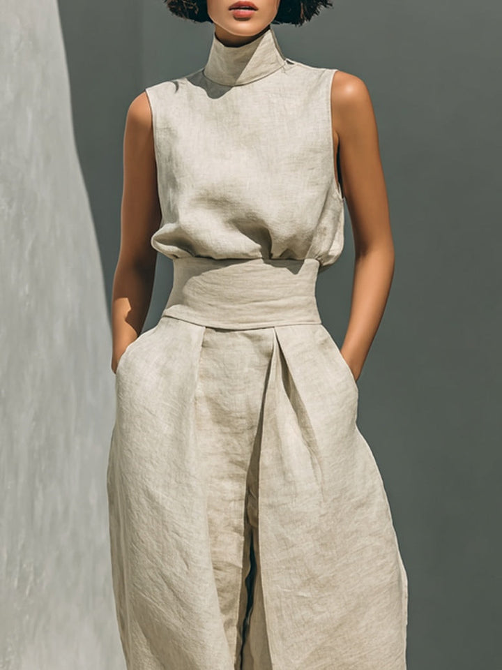 Ärmelloses Set mit Stehkragen und weiter Bundfaltenhose