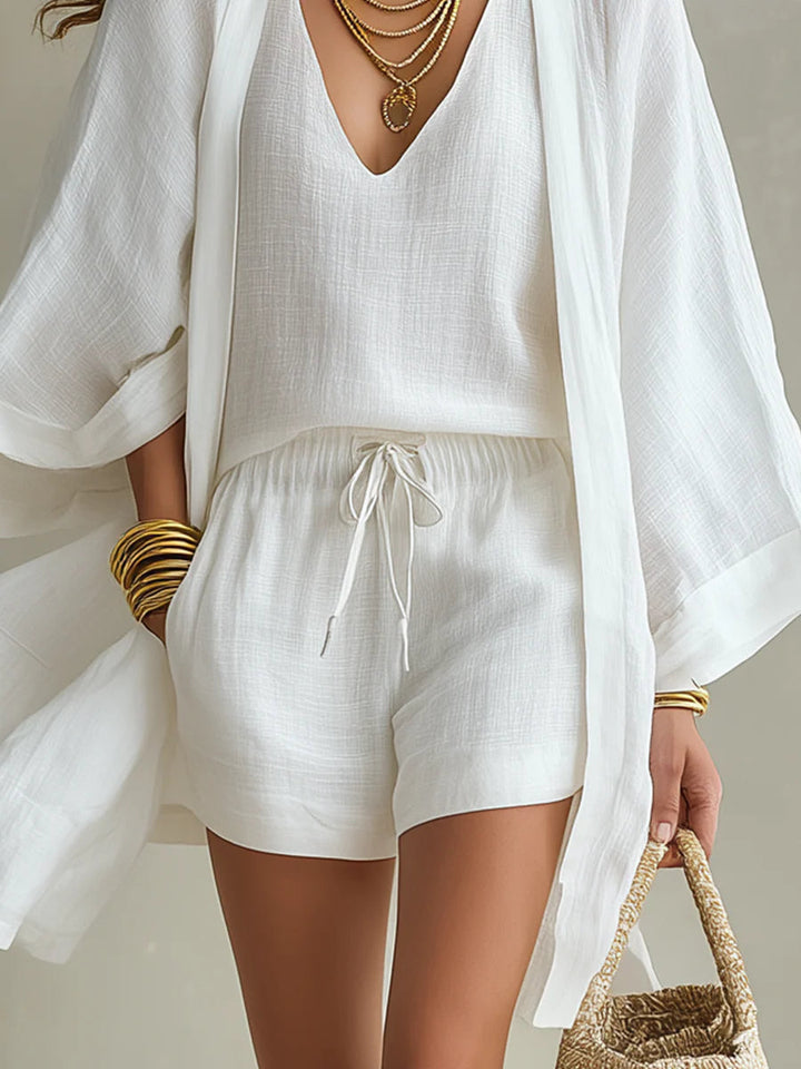 Dreiteiliges Set mit offener Jacke und Shorts