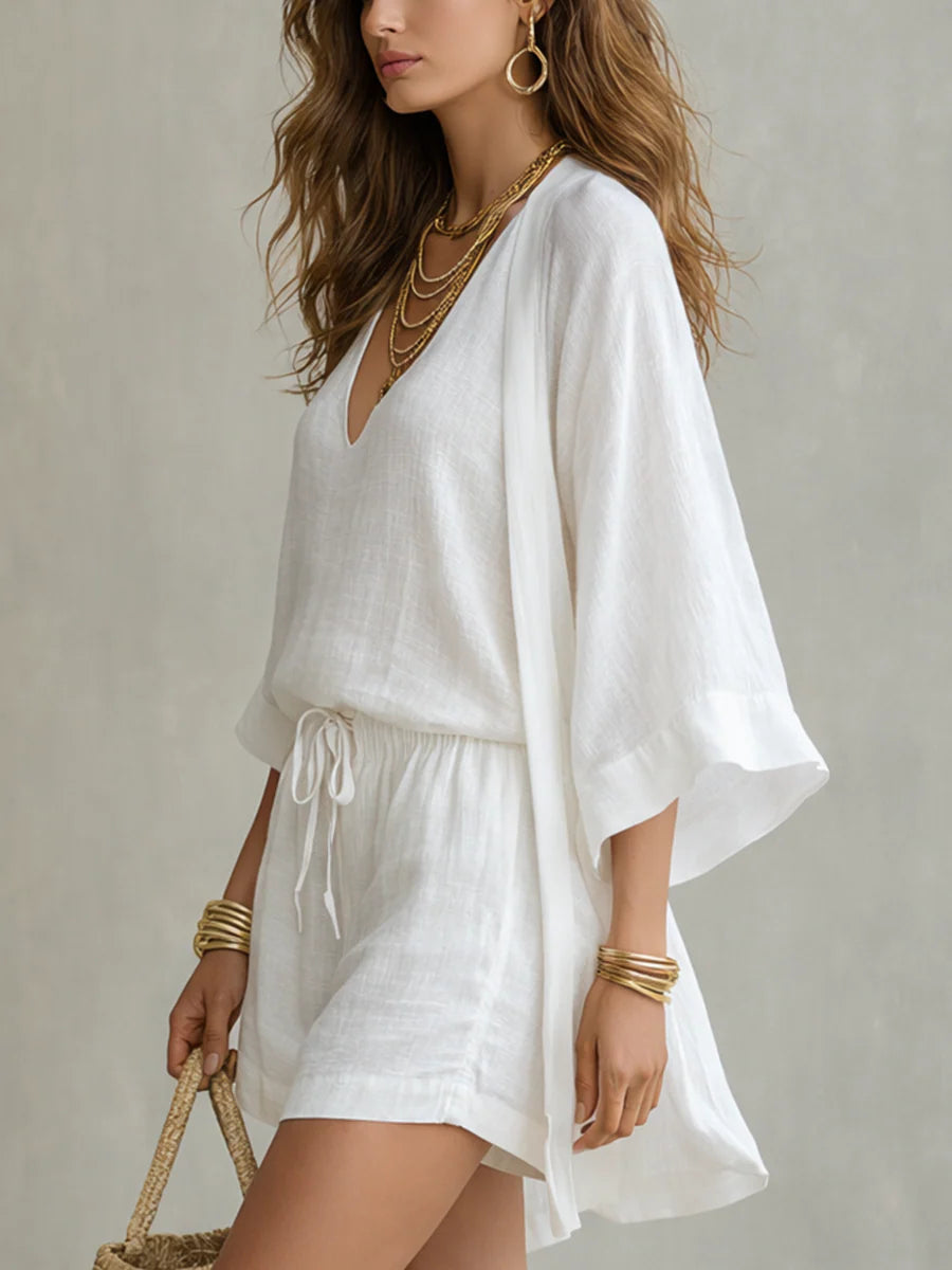 Dreiteiliges Set mit offener Jacke und Shorts