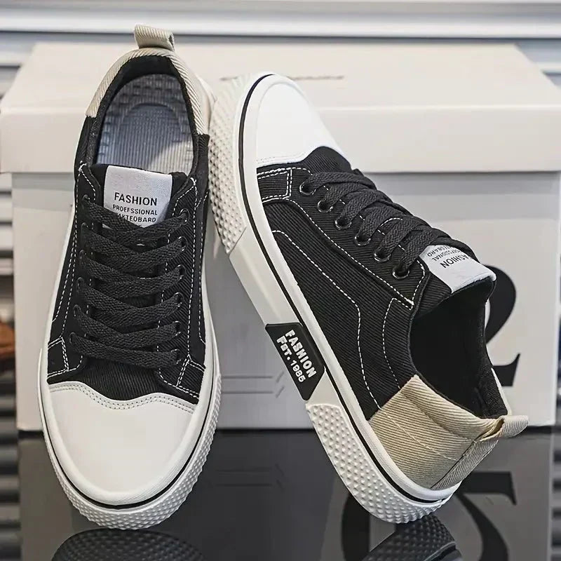 Klassischer Canvas-Sneaker mit Zehenkappe in Sand