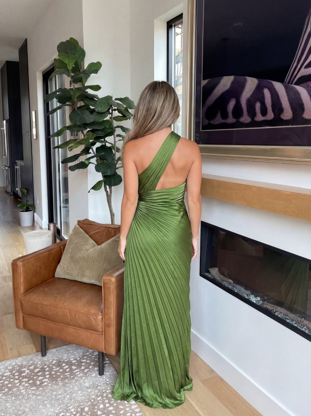 Asymmetrisches One-Shoulder-Kleid mit Plissee-Struktur