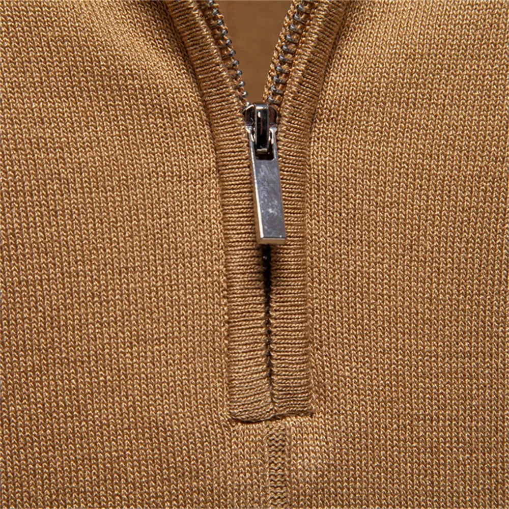 Dunkelblaues Strick-Poloshirt mit Reißverschluss und Kontraststreifen