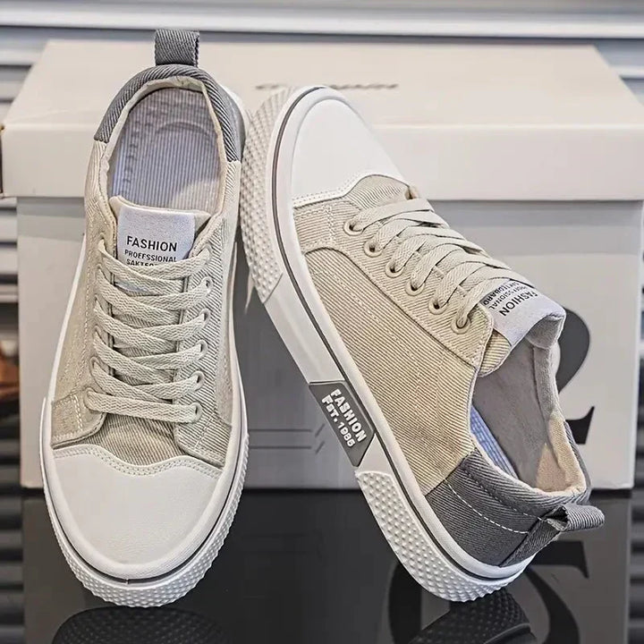 Klassischer Canvas-Sneaker mit Zehenkappe in Sand