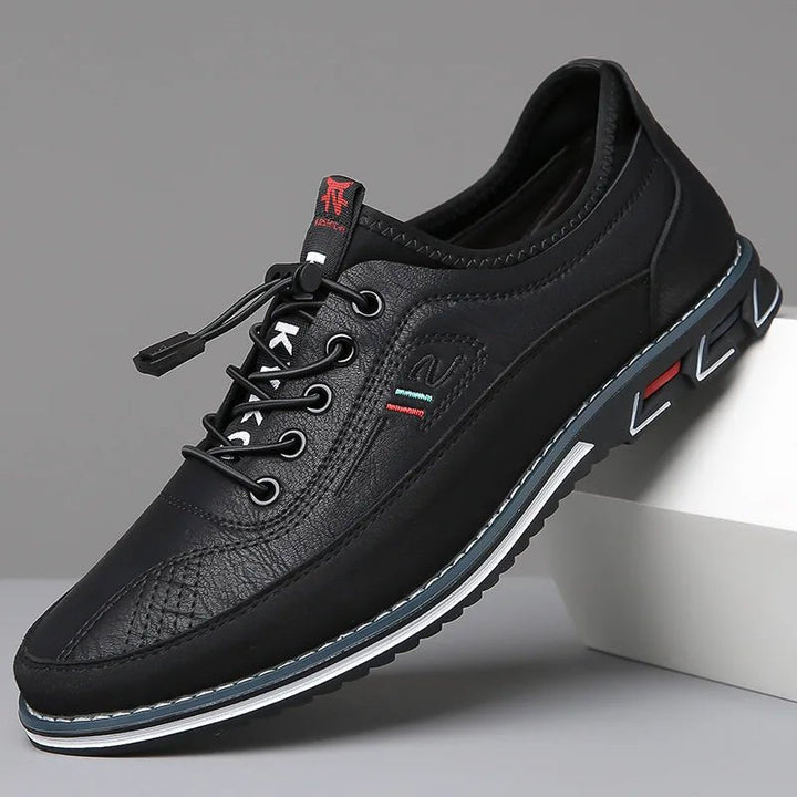 Zweifarbiger Casual-Sneaker mit Schnellschnürsystem