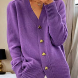 Monika – Strickjacke mit Herzknöpfen